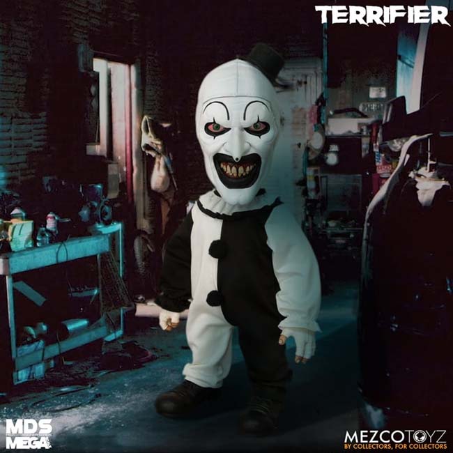 Mezco MDS Terrifier Clown Talking 15 inch Mega Scale Doll